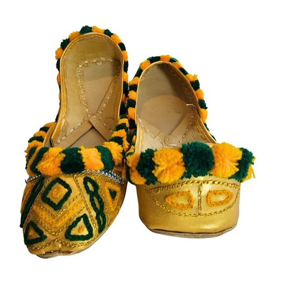 Women's Golden Green Yellow Khussa Punjabi Jutti US Size 6 7 8 Pakistani Indian - Picture 3 of 6